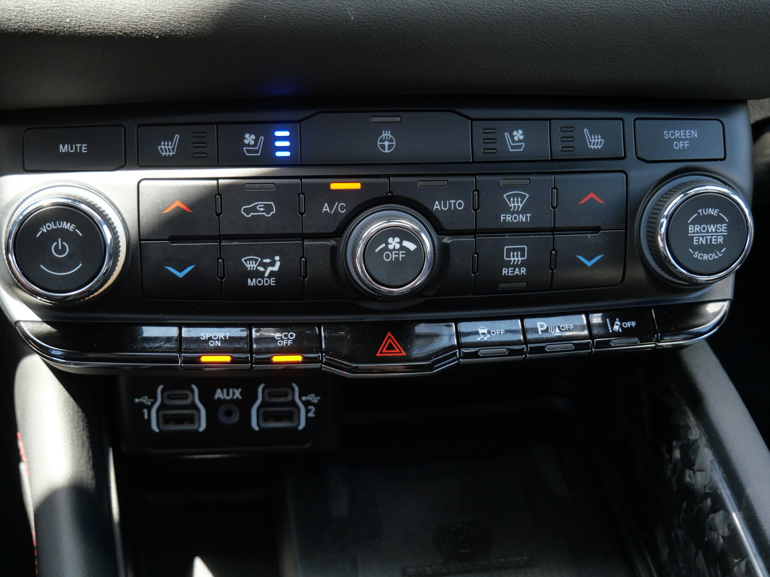 Used 2024 DB Black Clearcoat Dodge R/T Premium image 25