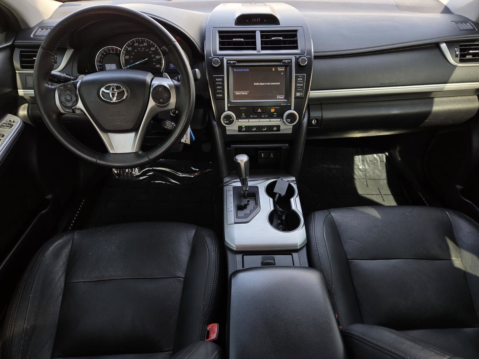 Used 2014 Barcelona Red Metallic Toyota SE image 33