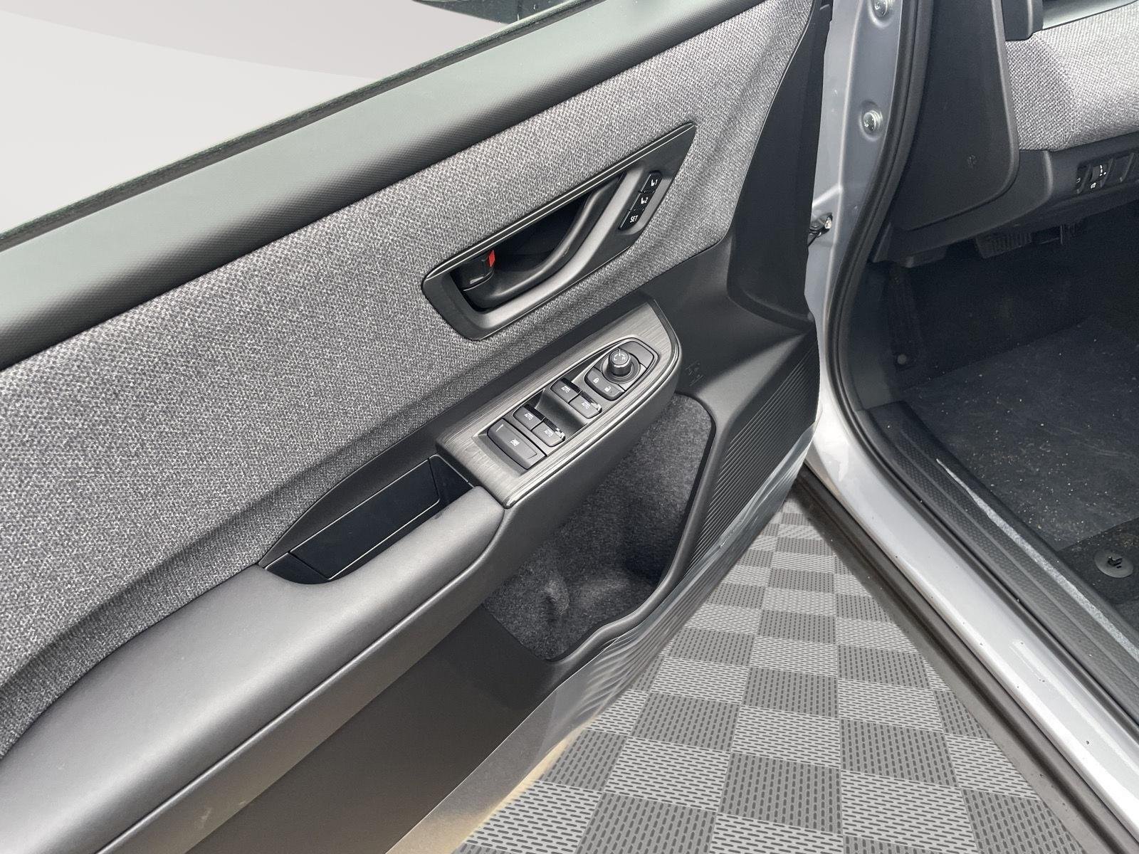 New 2026 ICE SILVER METALLIC Subaru Limited XT image 9