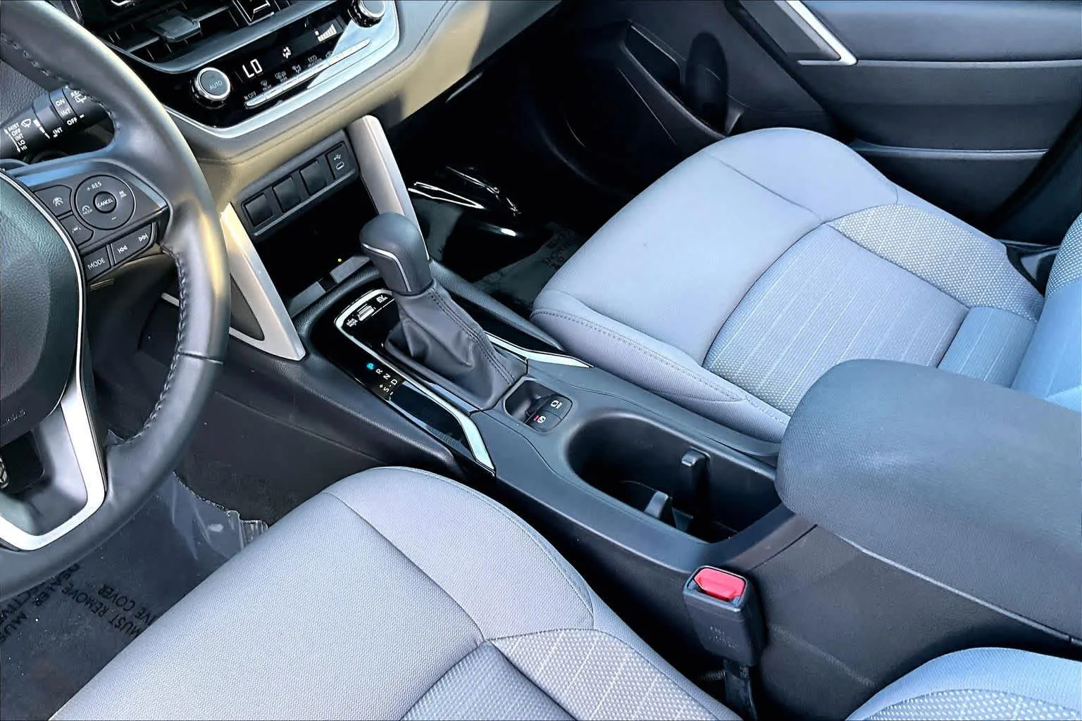 Used 2025 Sonic Silver Toyota Hybrid SE image 18