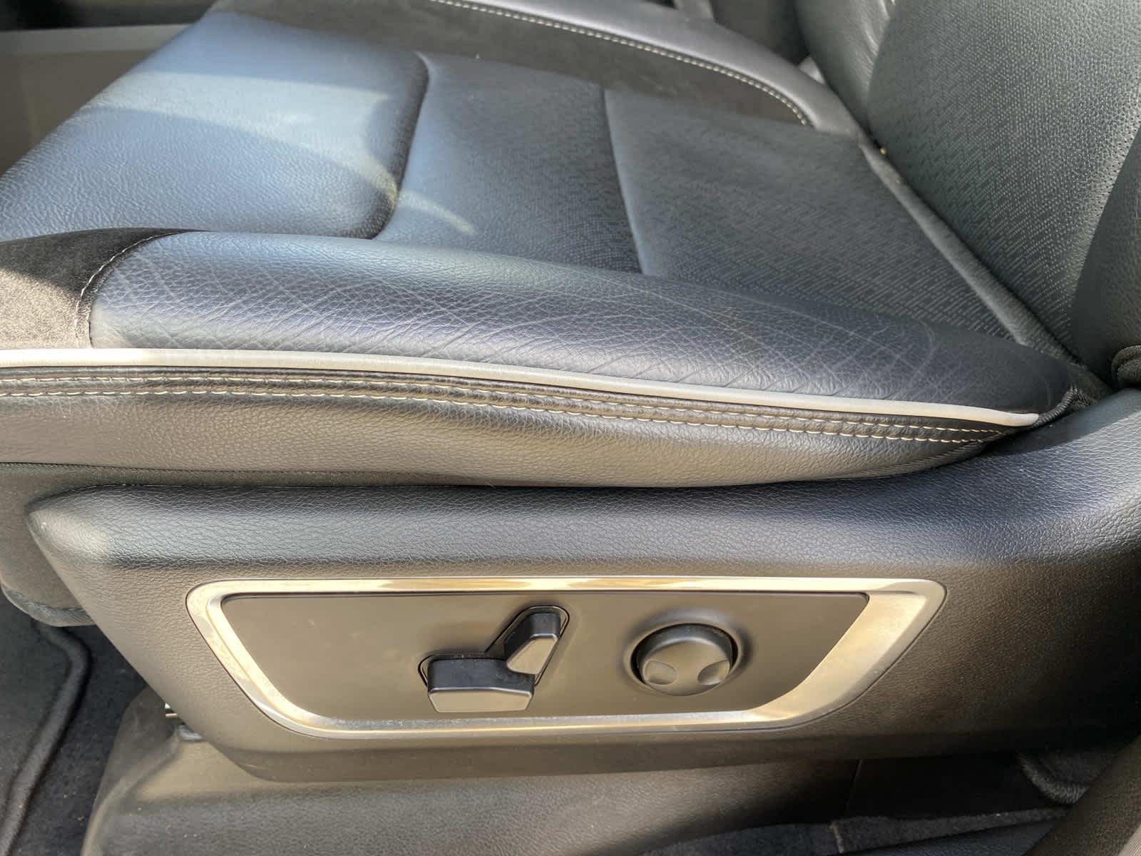 Used 2026 Bright White Clearcoat Ram Laramie image 23