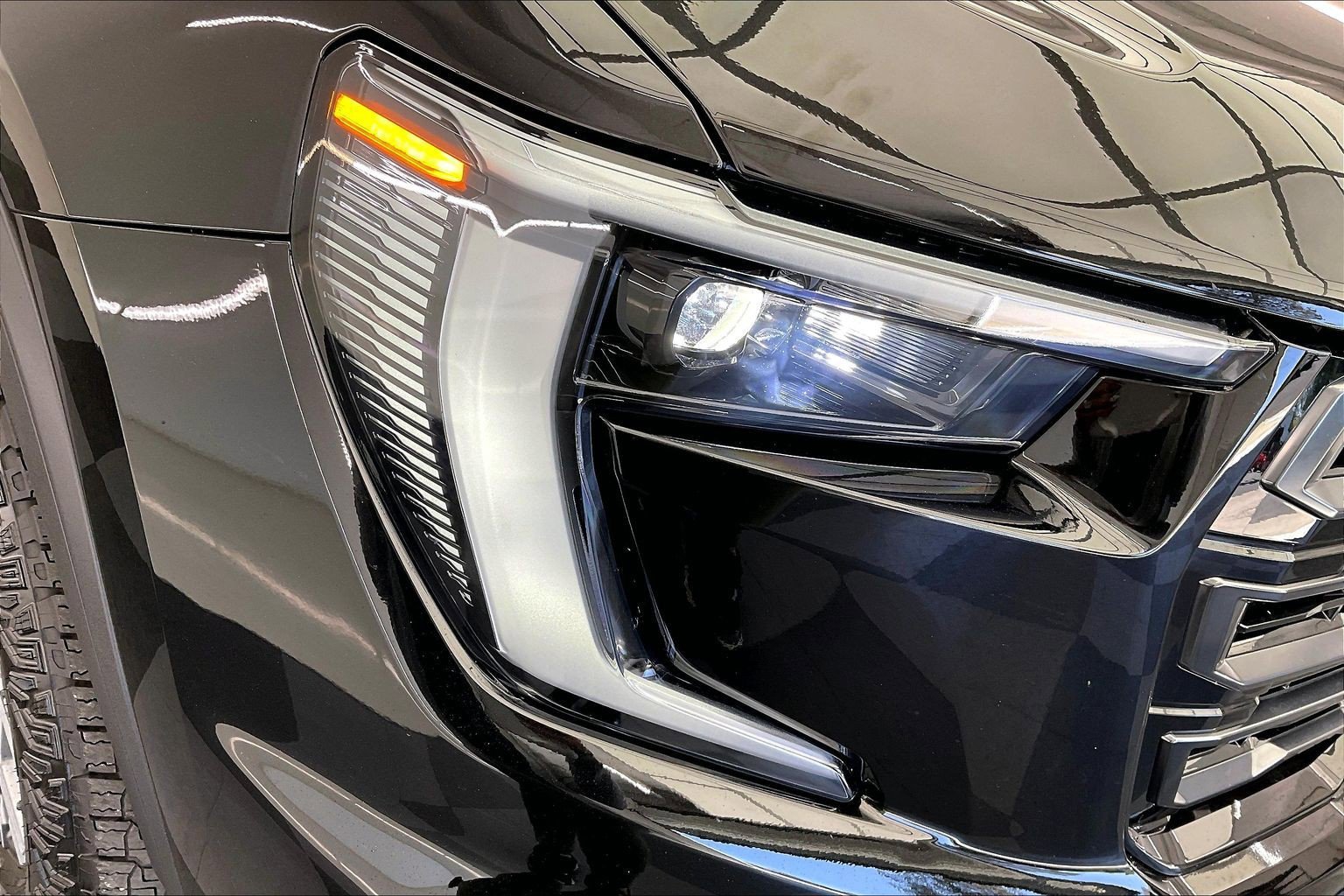2026 GMC Acadia AT4 - Photo 28