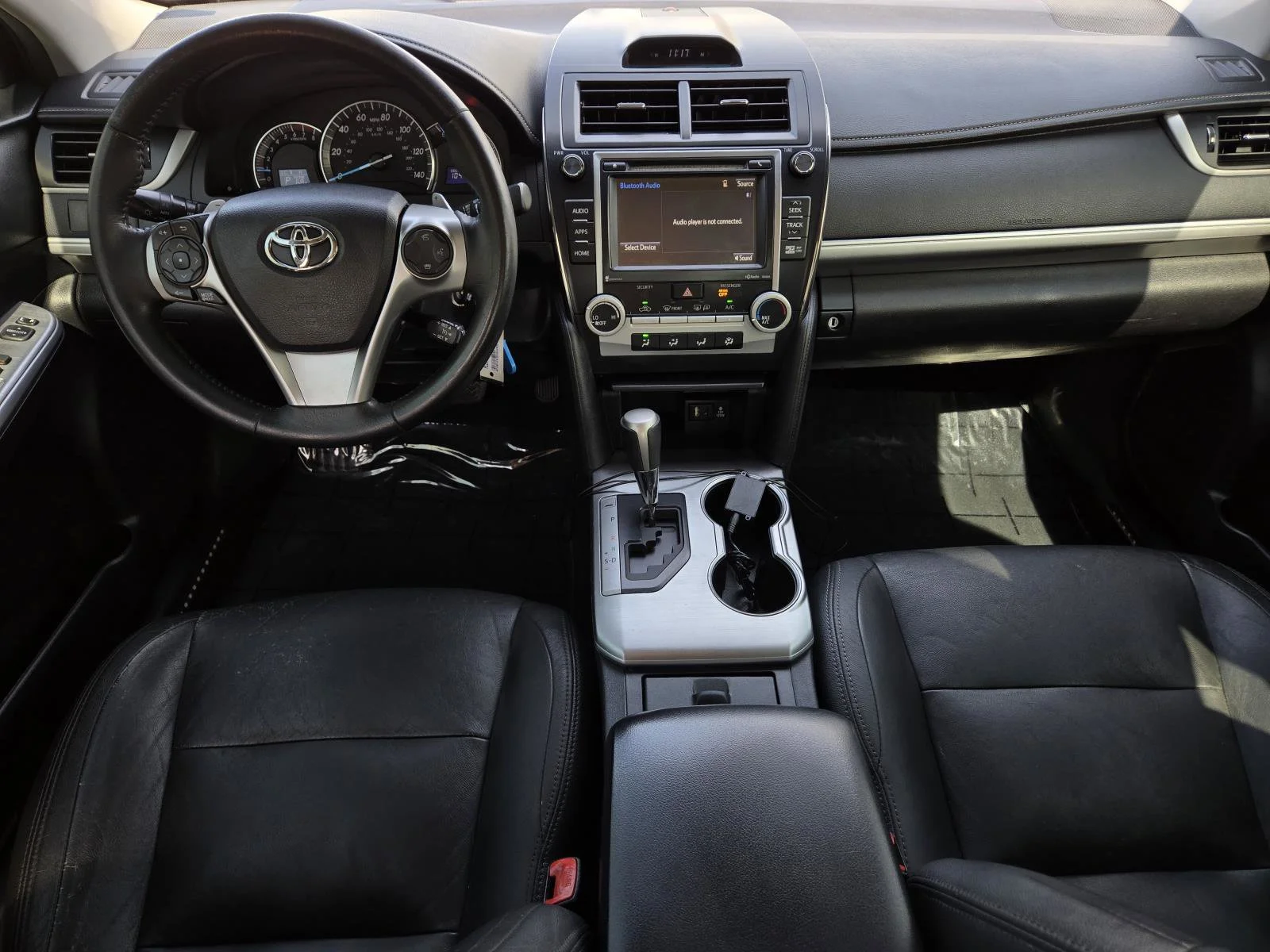 Used 2014 Barcelona Red Metallic Toyota SE image 33