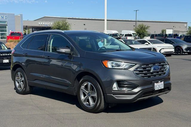 Used 2020 Gray Ford SEL image 2