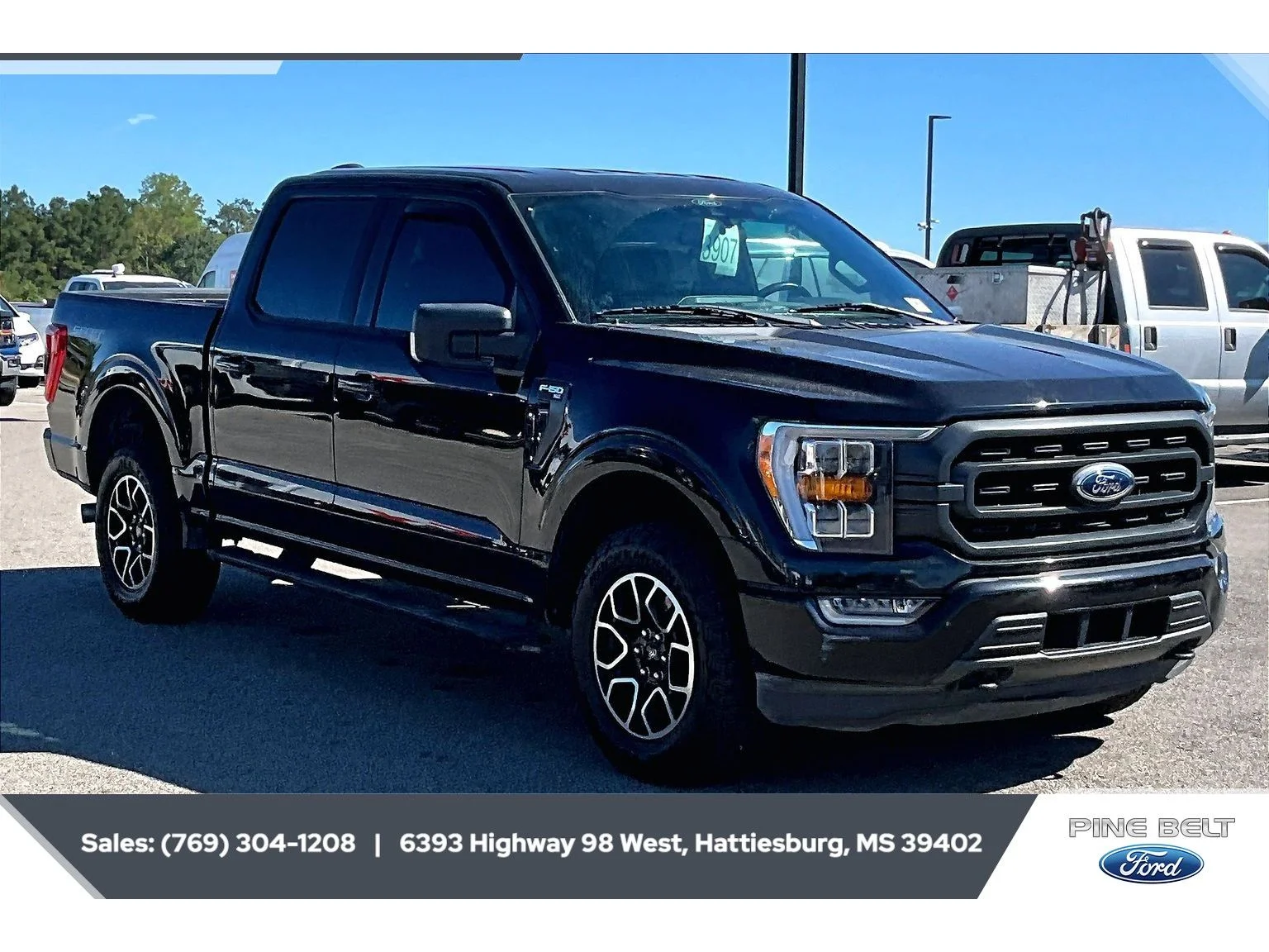 Used 2021 Agate Black Metallic Ford XLT image 2