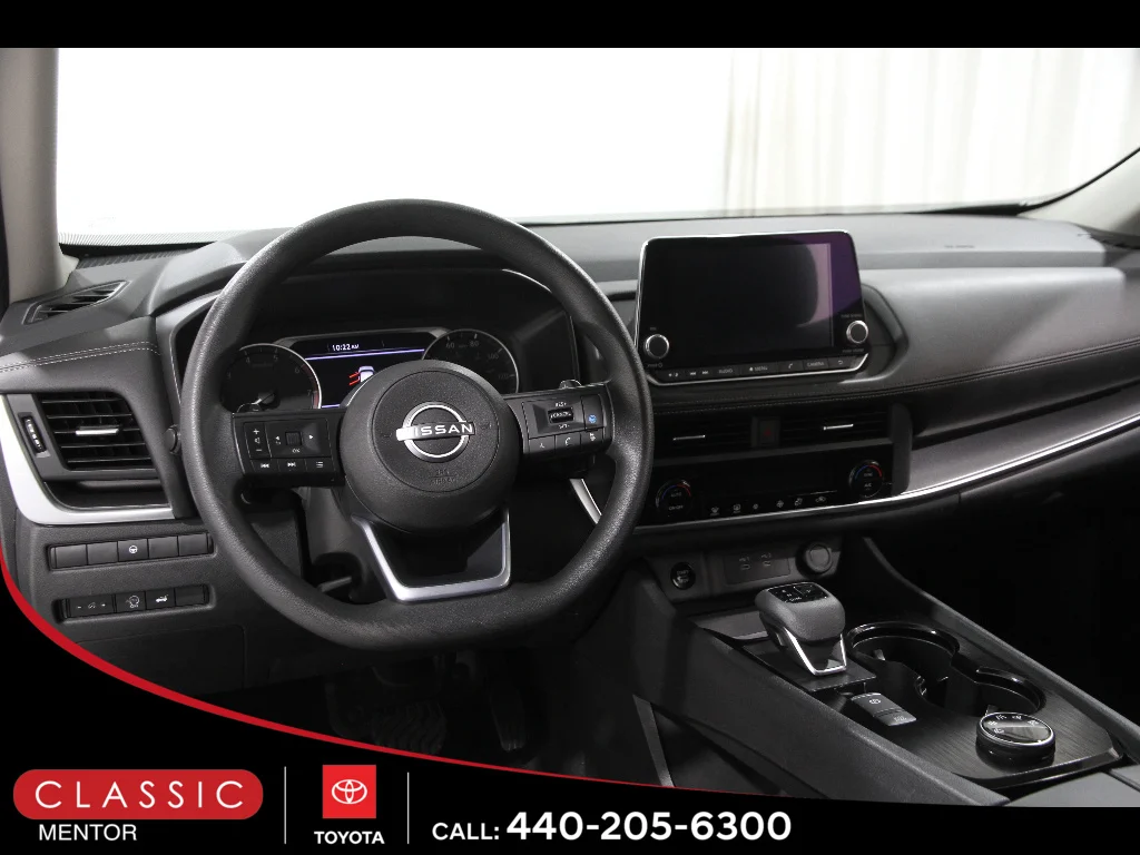 2024 Nissan Rogue SV - Photo 6