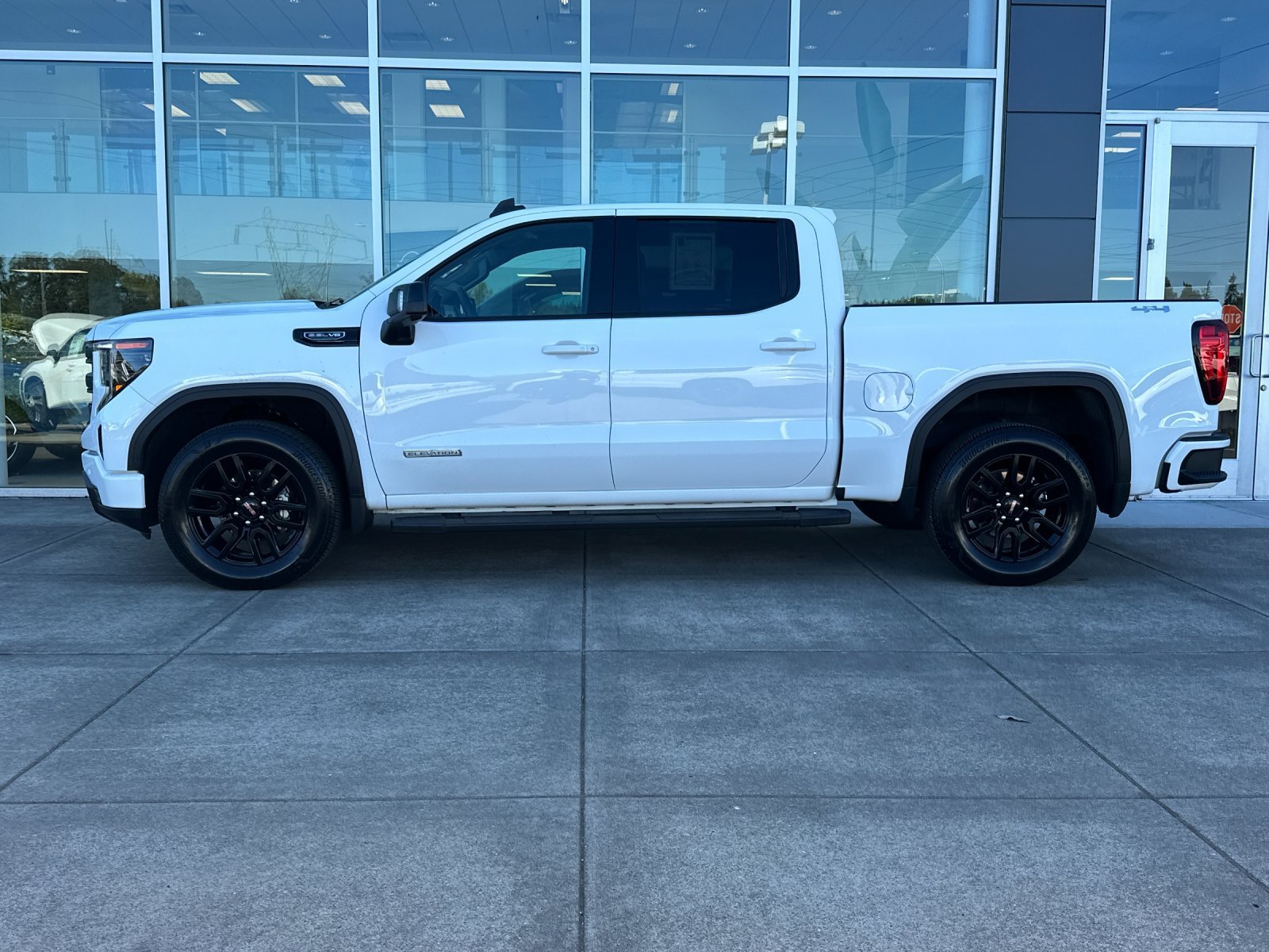 Used 2025 Summit White GMC Elevation image 7