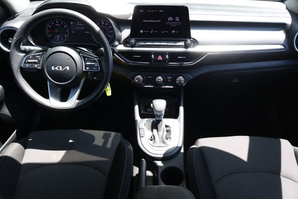 2024 Kia Forte LXS - Photo 14