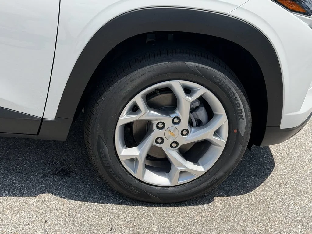 2026 Chevrolet Trax LS - Photo 9