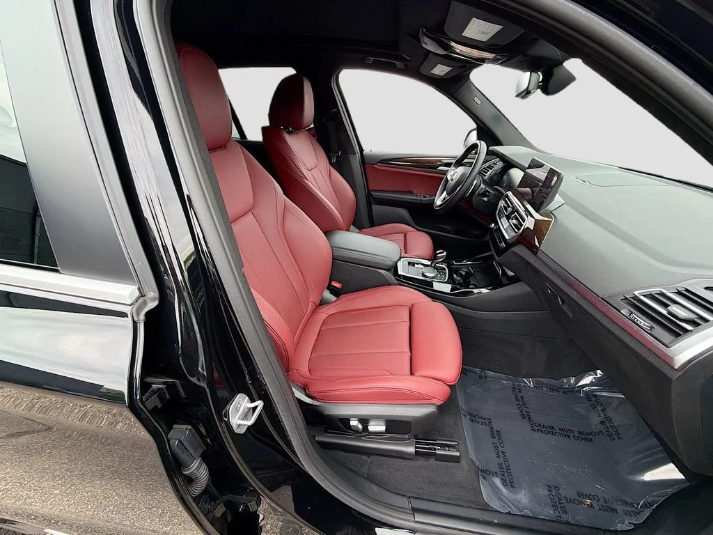 Used 2023  BMW xDrive30i image 31