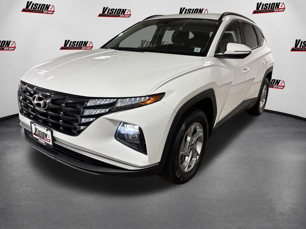 Used 2023 White Hyundai SEL image 1