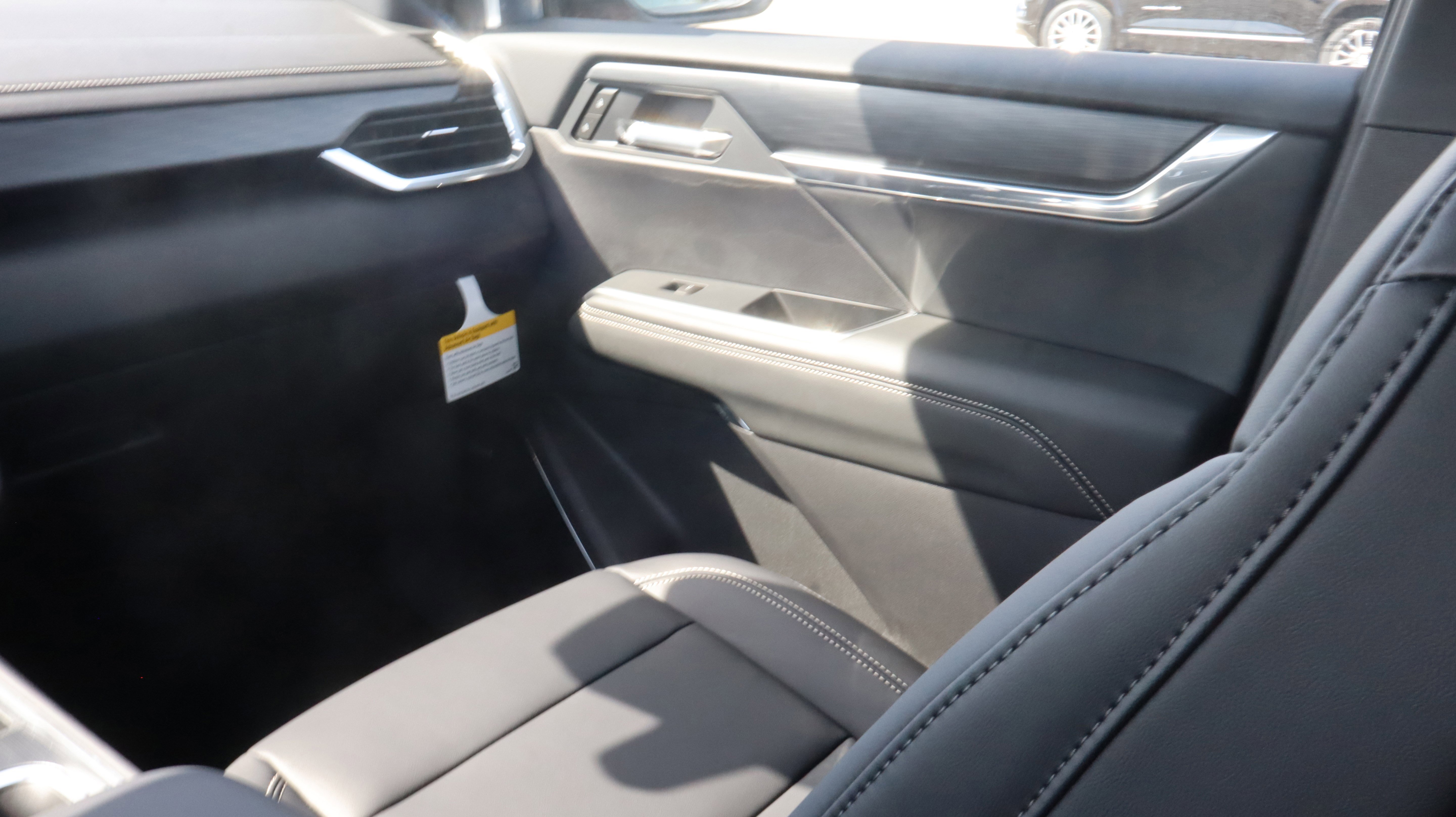 2026 GMC Acadia Elevation - Photo 11