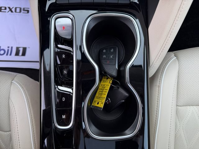 Used 2023 WHITE FROST TRICOAT Buick Avenir image 30