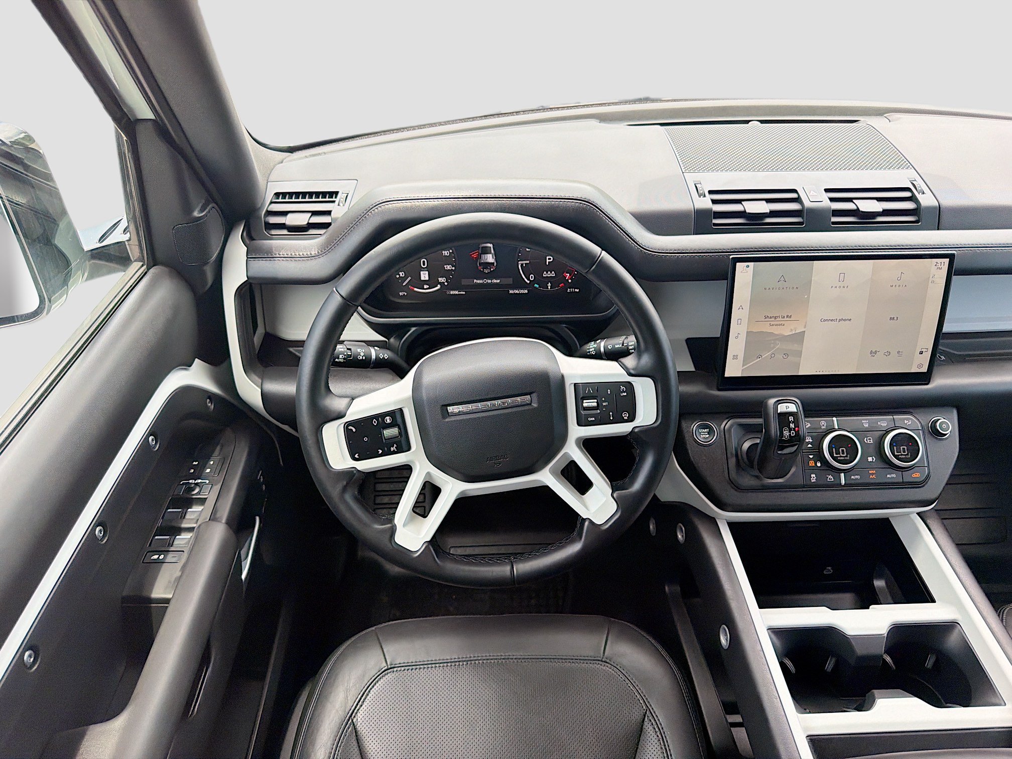 Certified Used 2025 Fuji White Land Rover S image 17