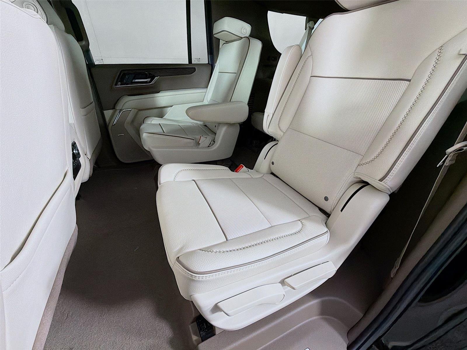 2026 GMC Yukon XL Denali - Photo 26