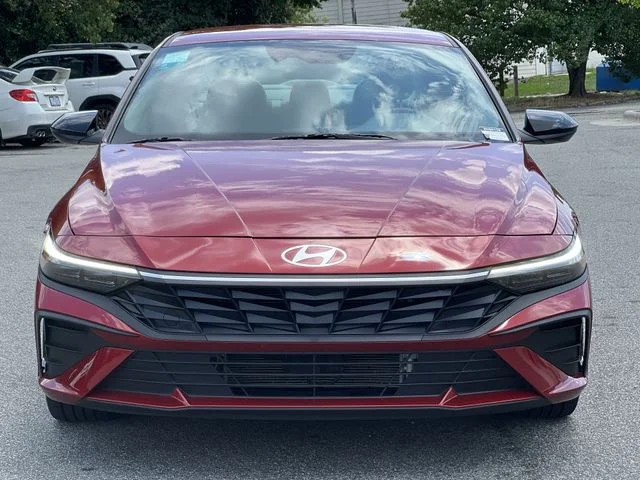 Used 2025 Red Hyundai SEL Sport image 16