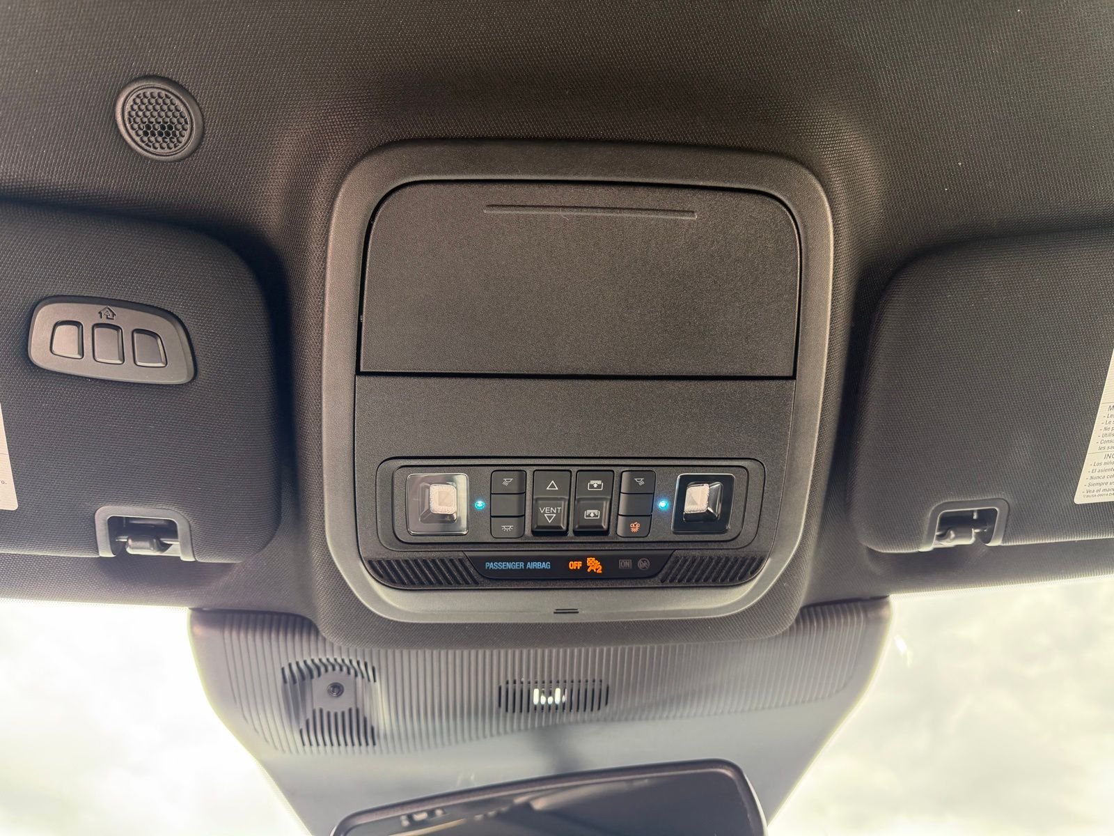 Used 2025 Gray Metallic Ford Platinum image 23