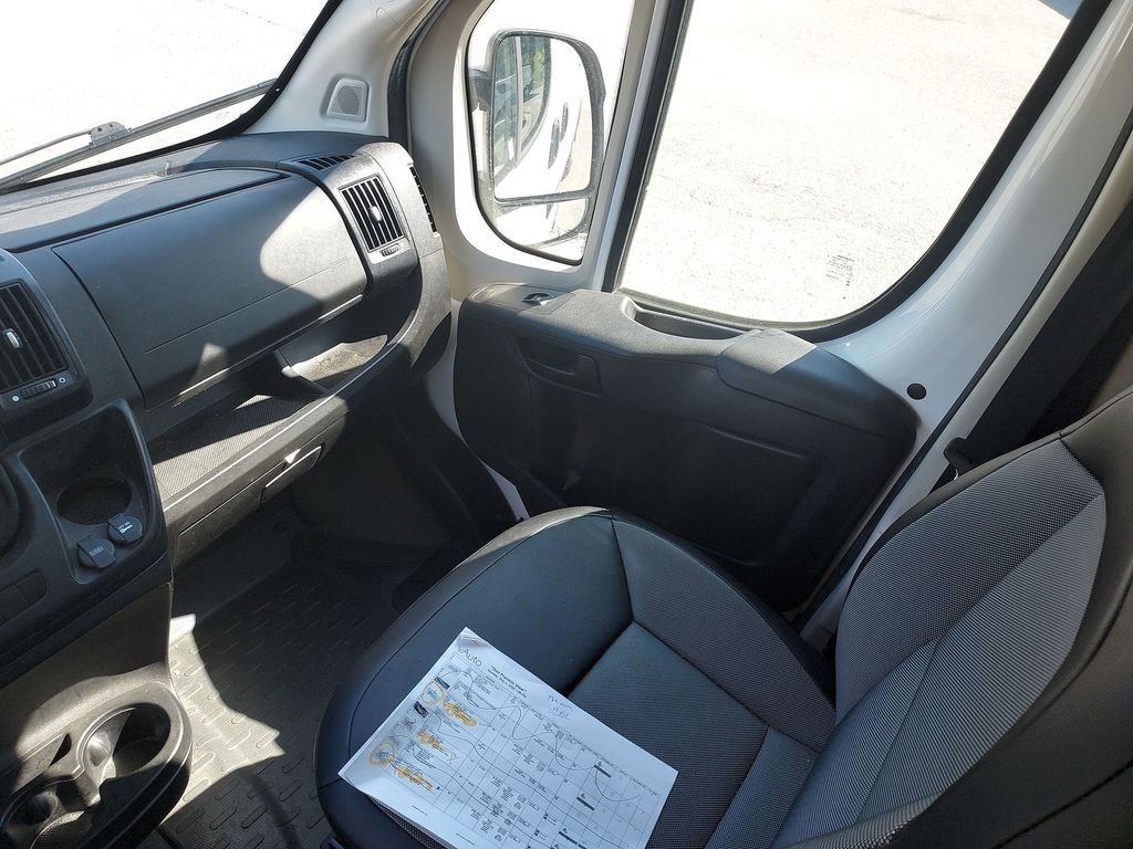Used 2020 White Ram Base image 11