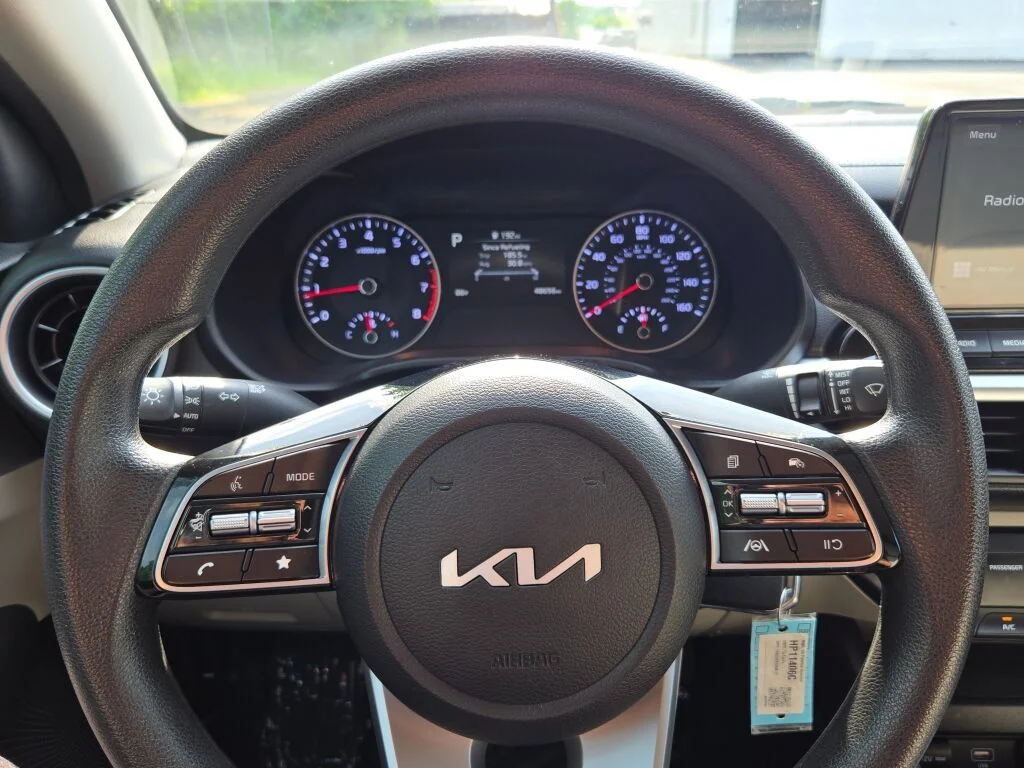 Used 2023 Black Kia LXS image 28