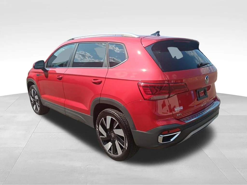 Used 2024 Kings Red Metallic Volkswagen 1.5T SEL image 4