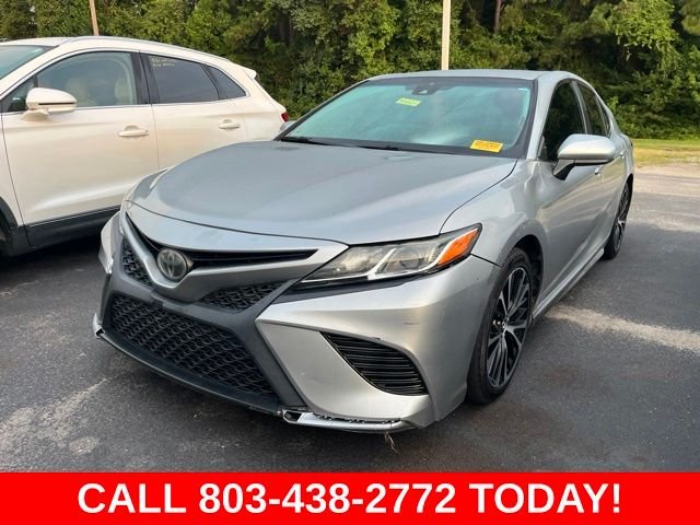 Used 2019 Silver Toyota SE image 1