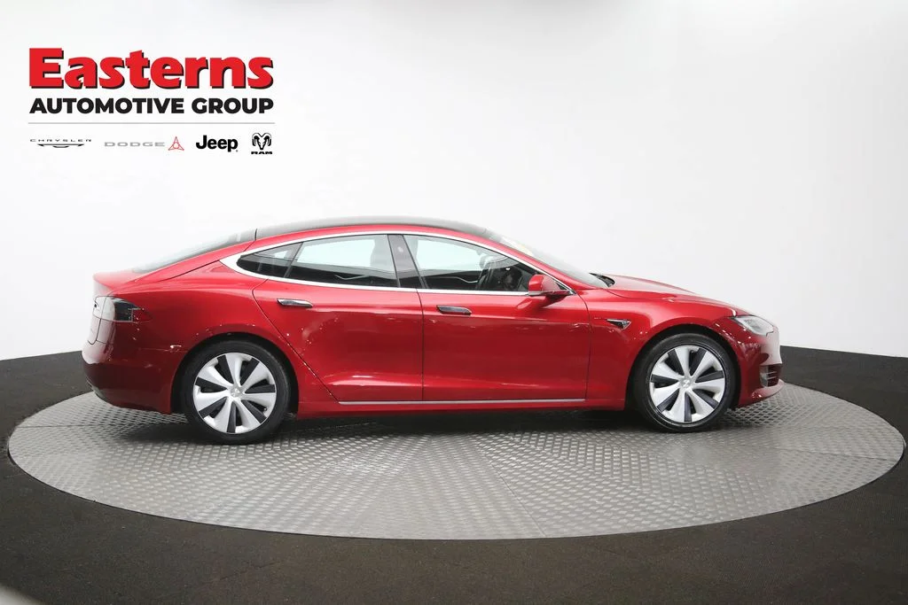 Used 2020 Red Tesla Long Range Plus image 40
