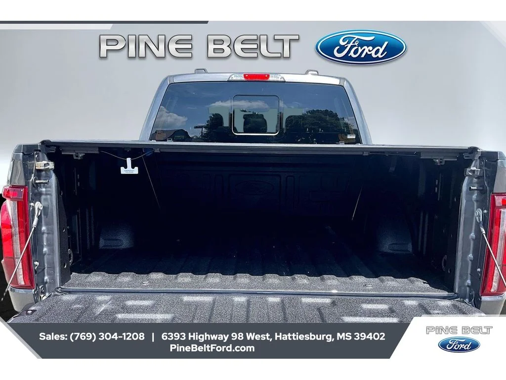 Used 2025 GRAY Ford Lariat image 12