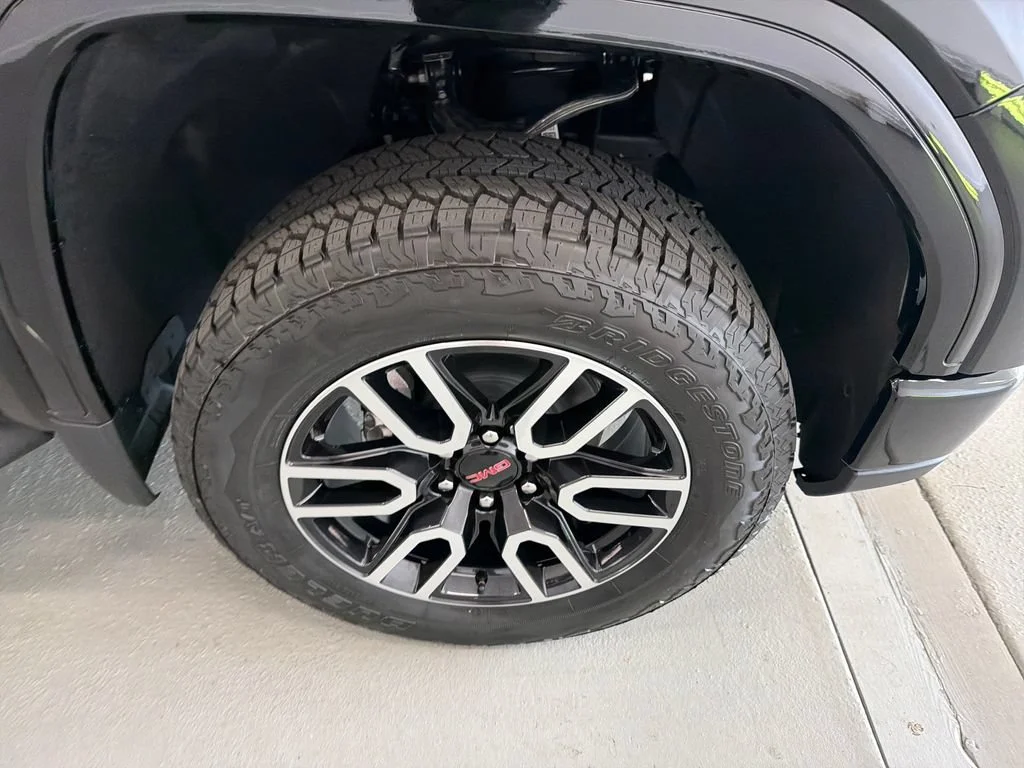 New 2026 Onyx Black GMC AT4 image 4