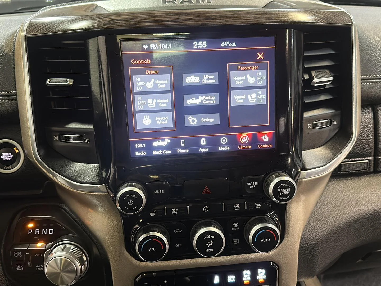 Used 2019 Diamond Black Crystal Pearlcoat Ram Laramie image 23