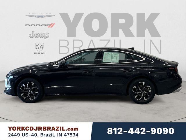 Used 2025 Blue Hyundai SEL image 2