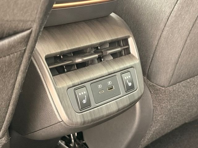 Used 2024 Diamond Pearl Nissan ENGAGE image 23