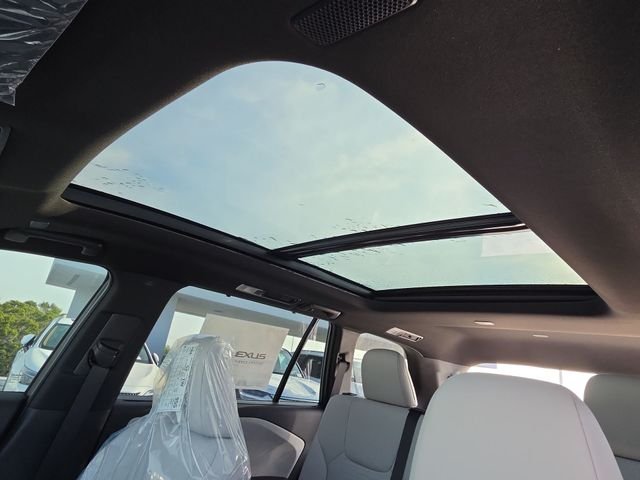 New 2026 Wind Chill Pearl Lexus PREMIUM AWD image 22