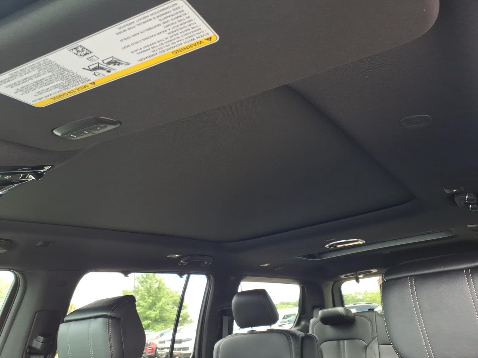 New 2026 High Gloss Black Exterior Paint Jeep Summit Obsidian image 5