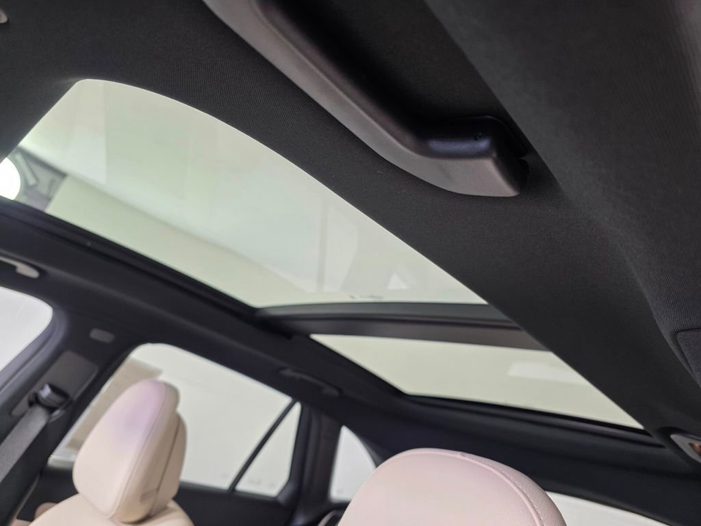 New 2026 MANUFAKTUR Alpine Grey Mercedes-Benz GLC 300 image 24