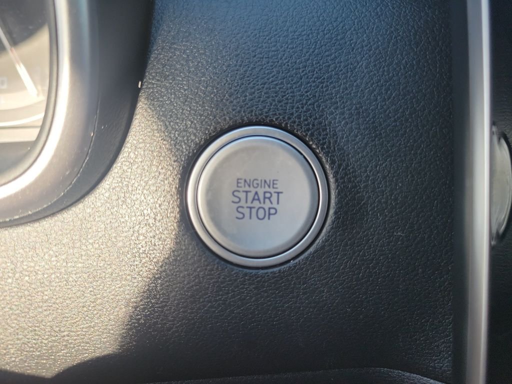 Used 2023 Gray Hyundai SEL image 31