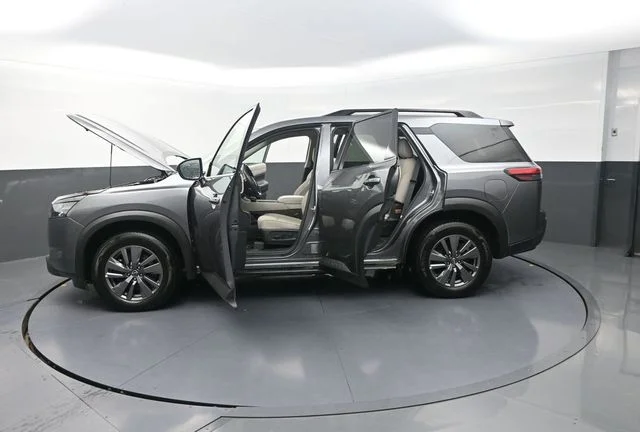 Used 2024 Gray Nissan SV image 43