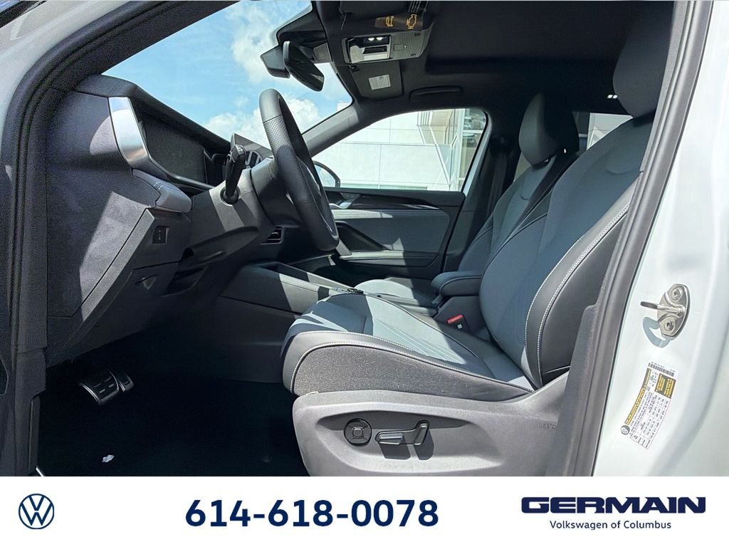 New 2026 Opal White w/Deep Black Roof Volkswagen 2.0T SE R-Line Black image 17