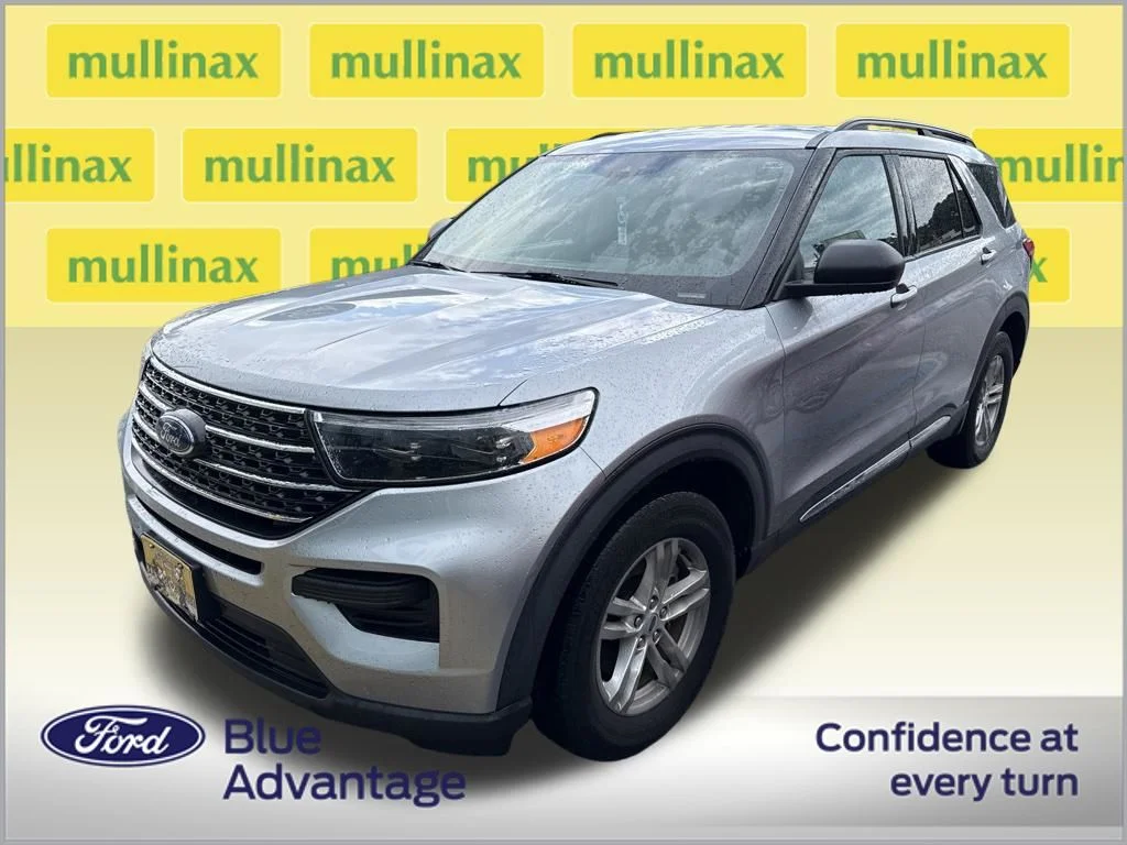 Certified Used 2022 Silver Ford XLT image 2