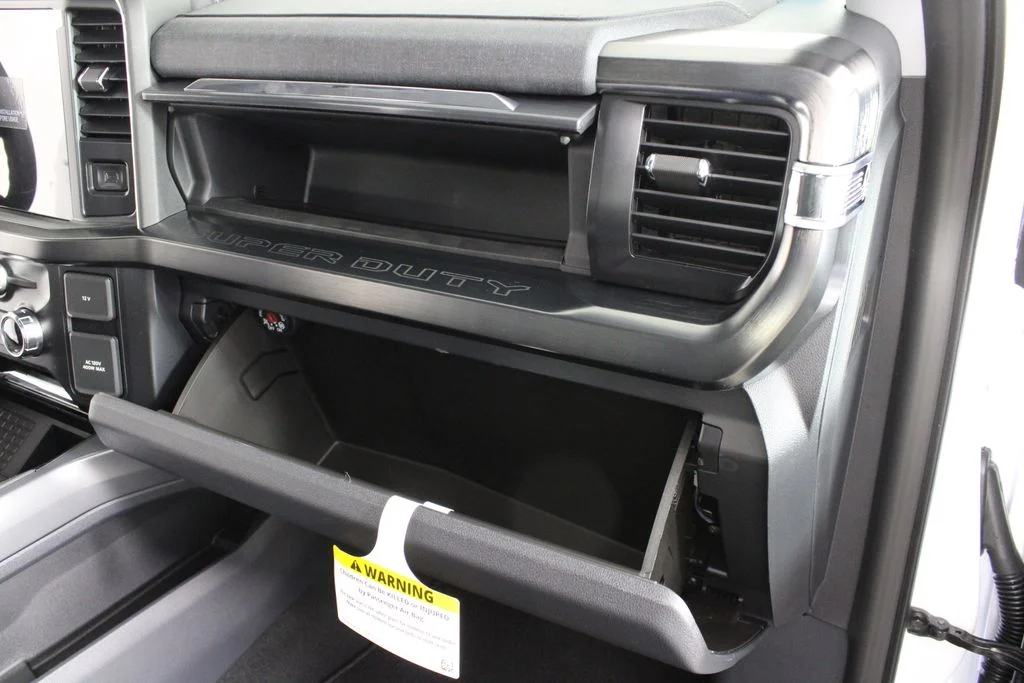 New 2026 Oxford White Ford Lariat image 17