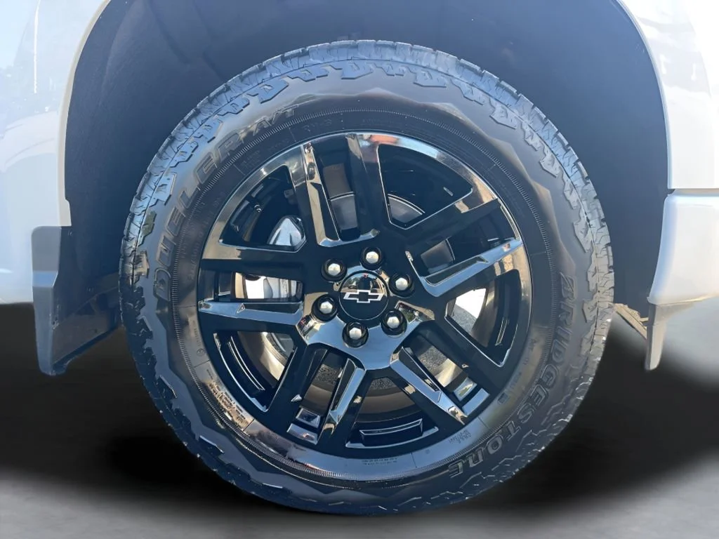 Used 2025 Summit White Chevrolet Custom image 34