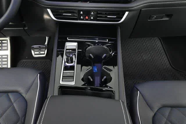 2026 Volkswagen Atlas Cross Sport SEL Premium R-LINE - Photo 28