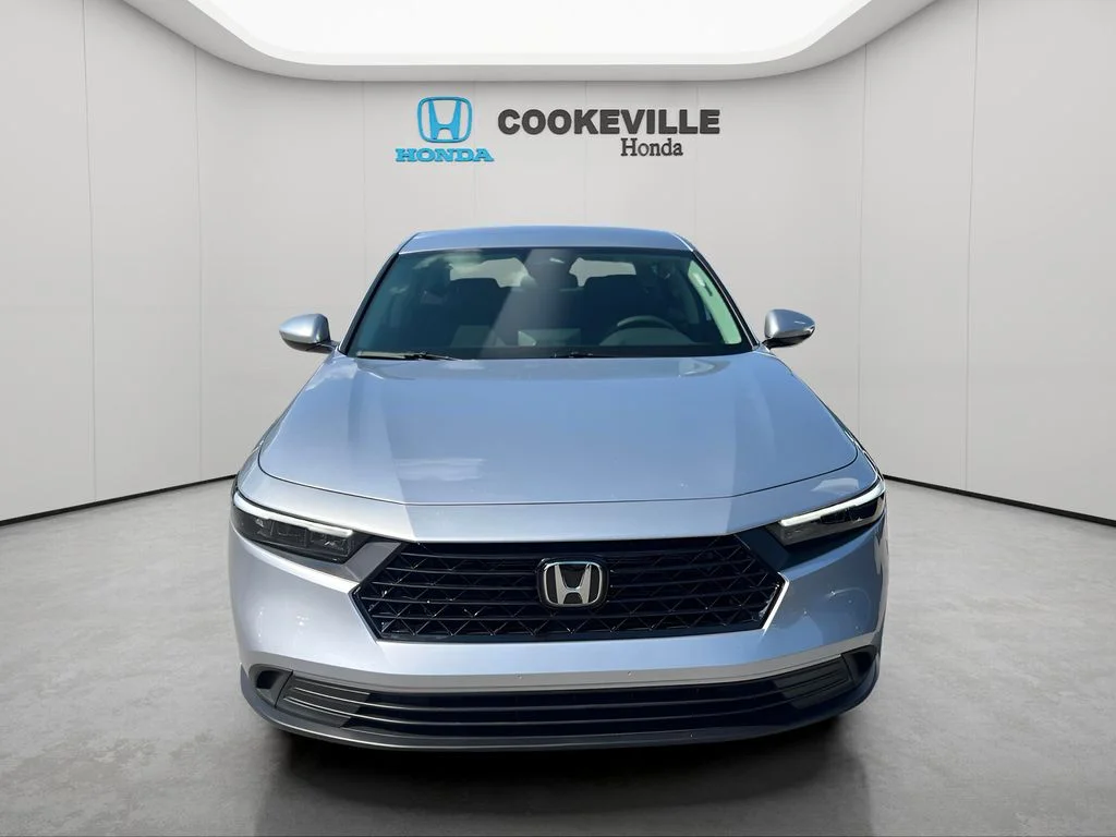 Used 2025 Solar Silver Metallic Honda LX image 3