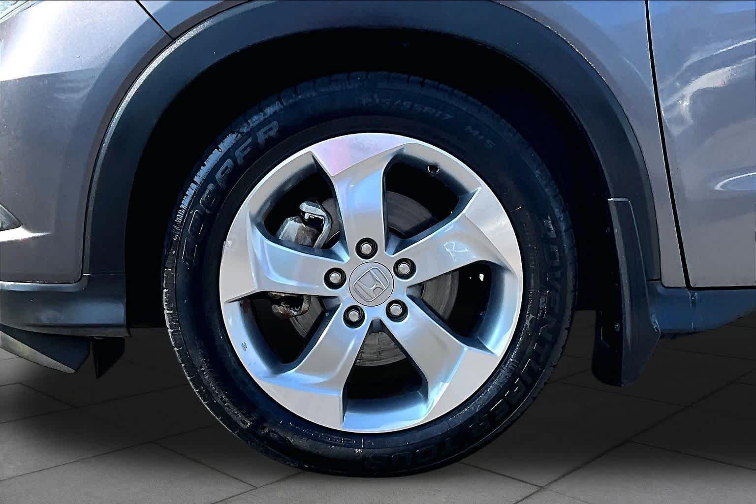 Used 2017 Crystal Black Pearl Honda EX image 11