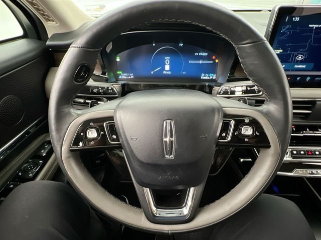 Used 2023 Silver Lincoln Grand Touring image 29