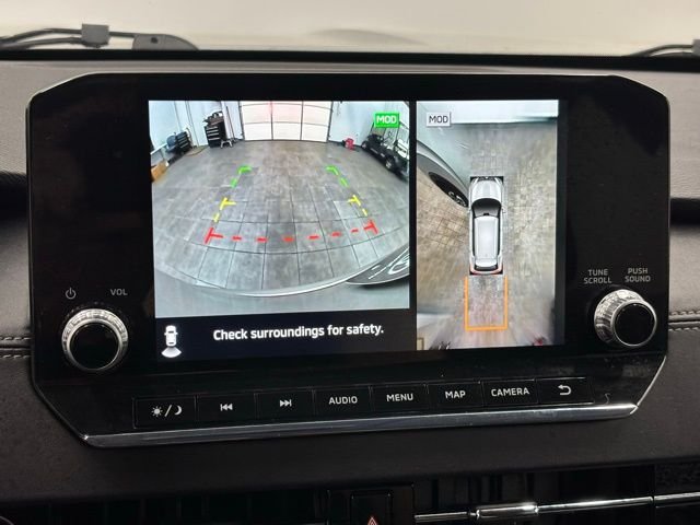 Used 2024 Gray Mitsubishi  image 28