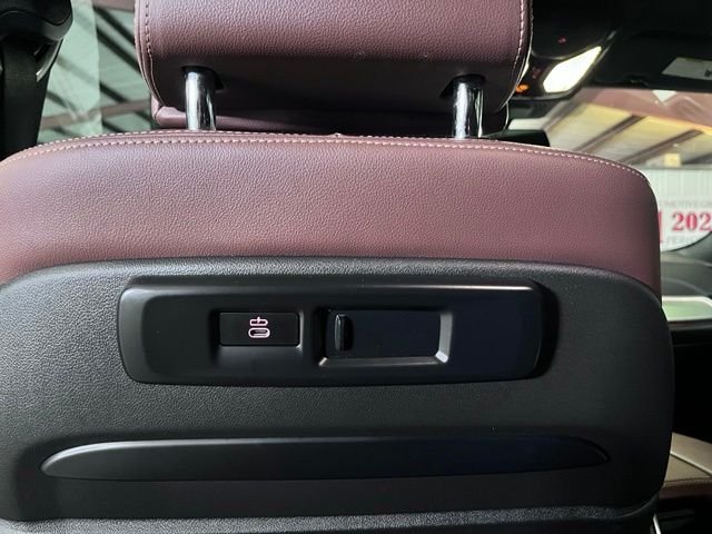 Used 2021 Gray BMW M50i image 15