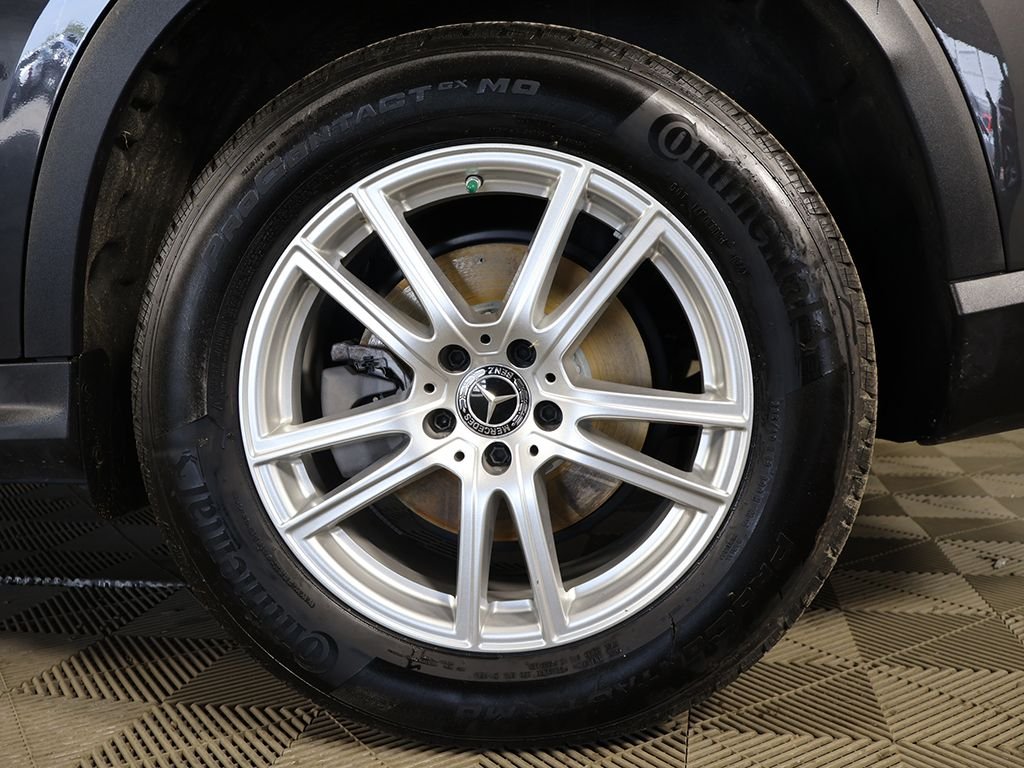 Used 2025 Gray Mercedes-Benz GLC 300 image 24