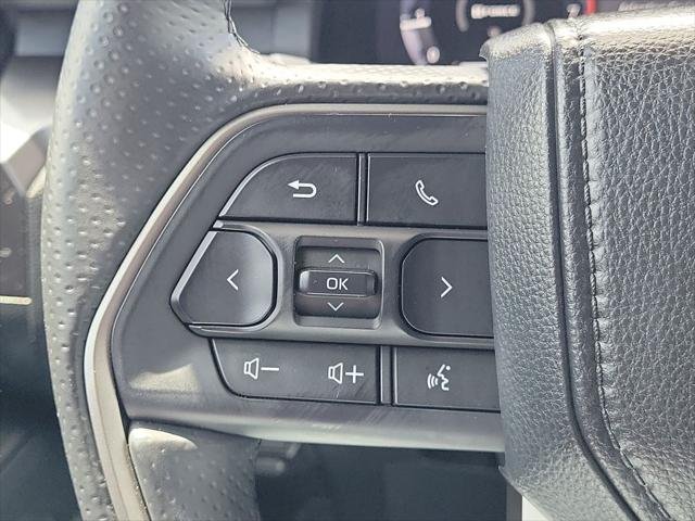 Certified Used 2025 WIND CHILL PEARL Toyota  image 25