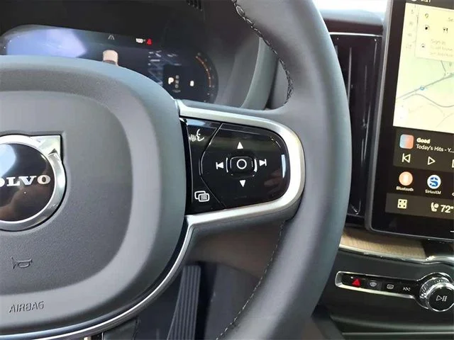 2026 Volvo XC60 Plus - Photo 19