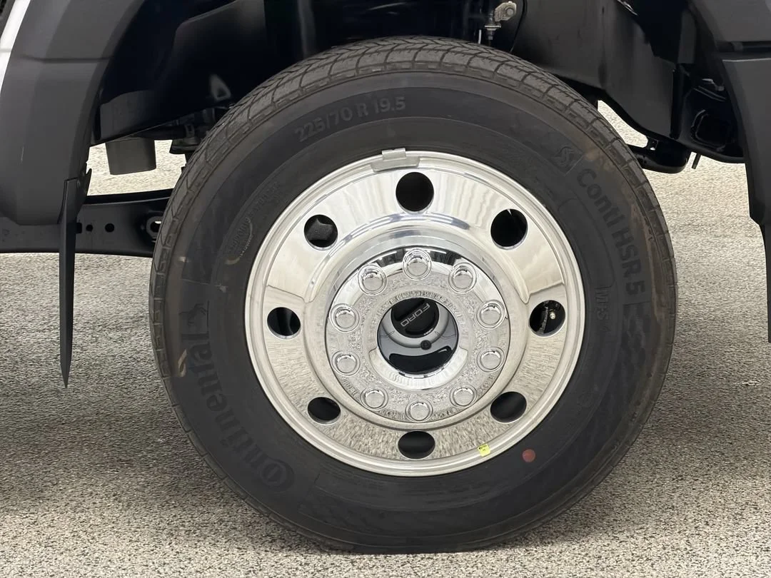 New 2026 Oxford White Ford F-550® XLT image 10